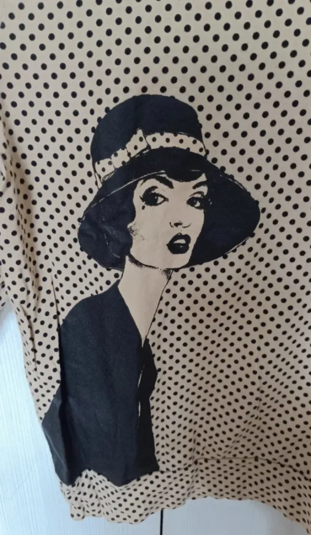 Camiseta Dolores Promesas Talla XS Lunares