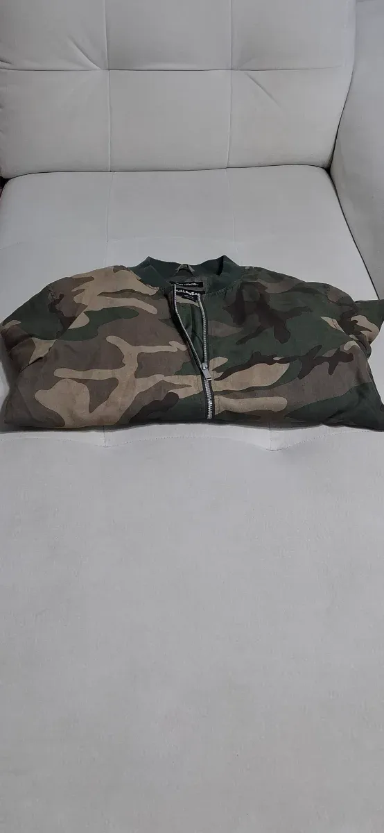 Casaco bomber Pull&Bear camuflado