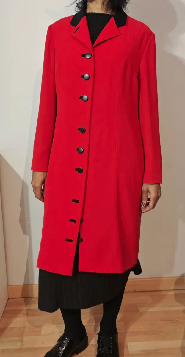 Gabardina vintage roja y negra