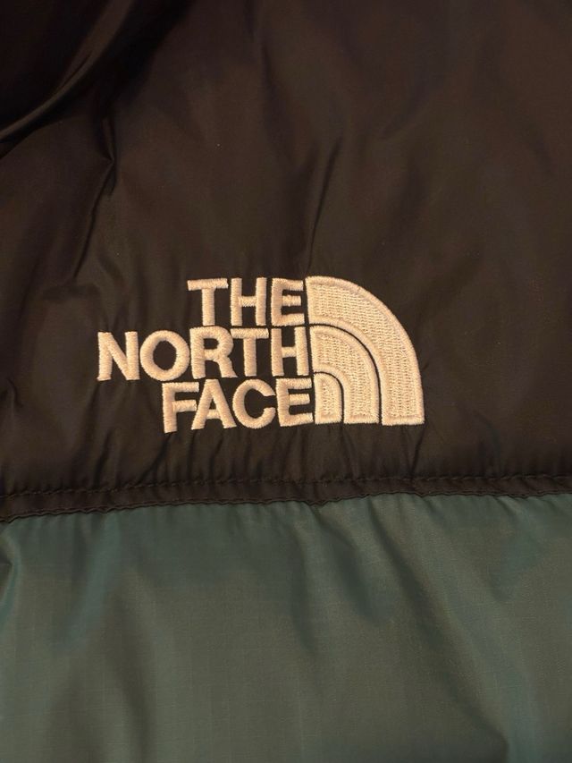 Chaqueta The North Face Puffer Negra y Verde
