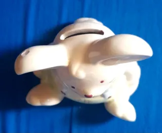 Salvadanaio in ceramica coniglio