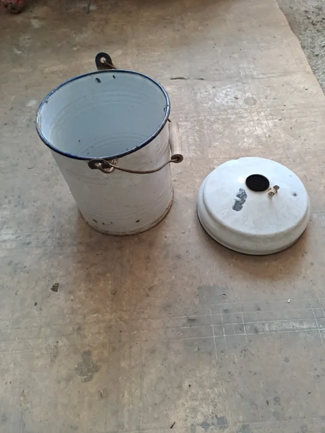 Catino vintage smaltato bianco