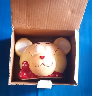 Salvadanaio a forma di orso