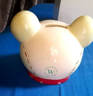 Salvadanaio a forma di orso