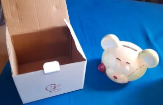 Salvadanaio a forma di orso