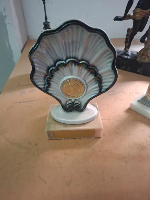 LOTE DE TROFEOS ANTIGUOS