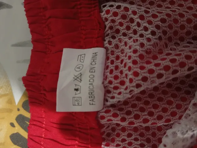 Pantalones cortos rojos con cordón