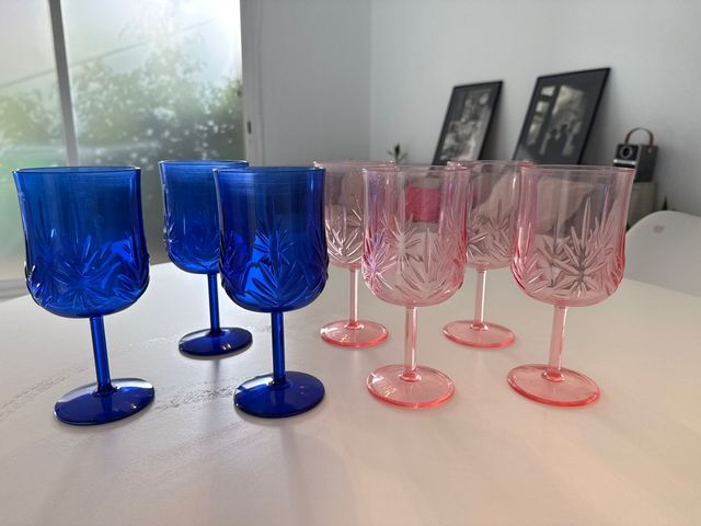 Juego de 7 copas de plástico azul y rosa