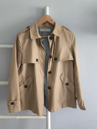 Gabardina Zara mujer beige