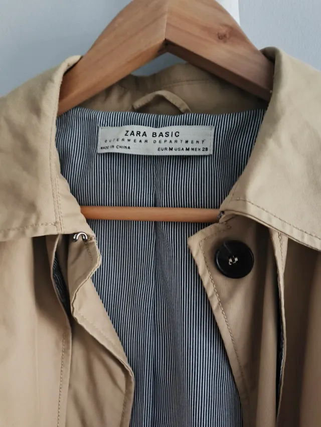 Gabardina Zara mujer beige