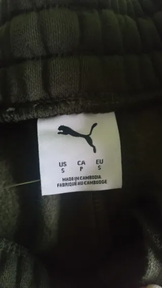 Chándal Puma verde oliva. Está nuevo