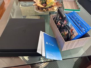 Lote PS4 (PlayStation 4) + 6 Juegos