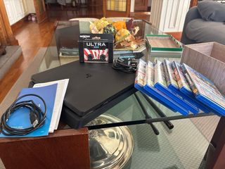 Lote PS4 (PlayStation 4) + 6 Juegos