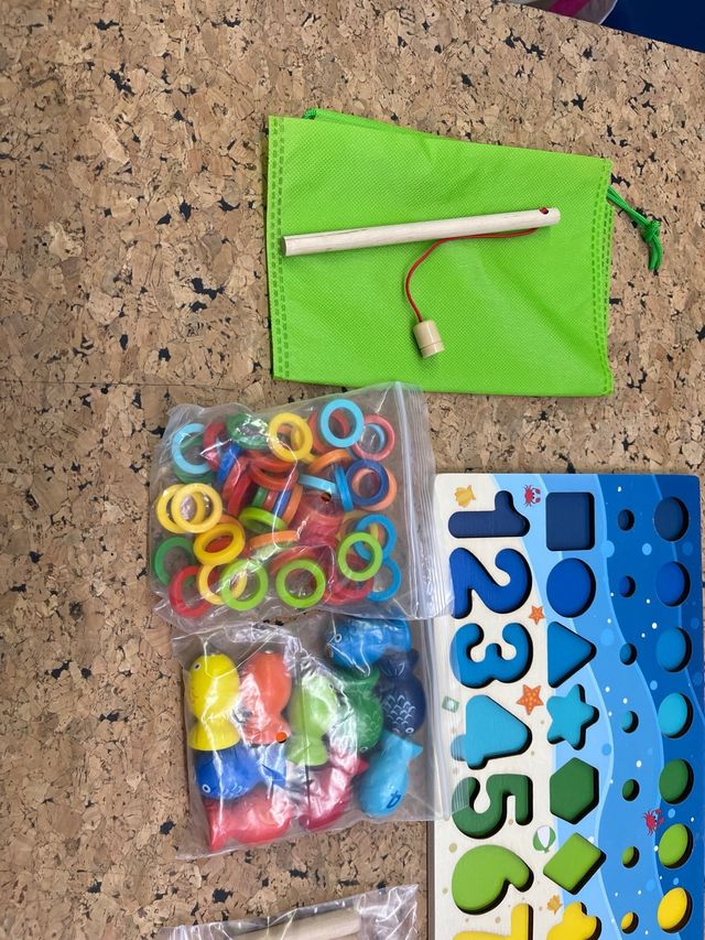 Set di giochi educativi in legno e plastica per bambini