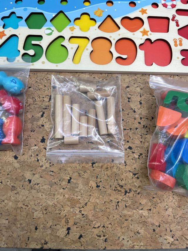 Set di giochi educativi in legno e plastica per bambini