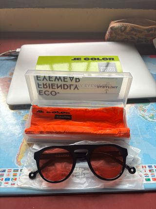 Gafas de sol Parafina negras y rojas