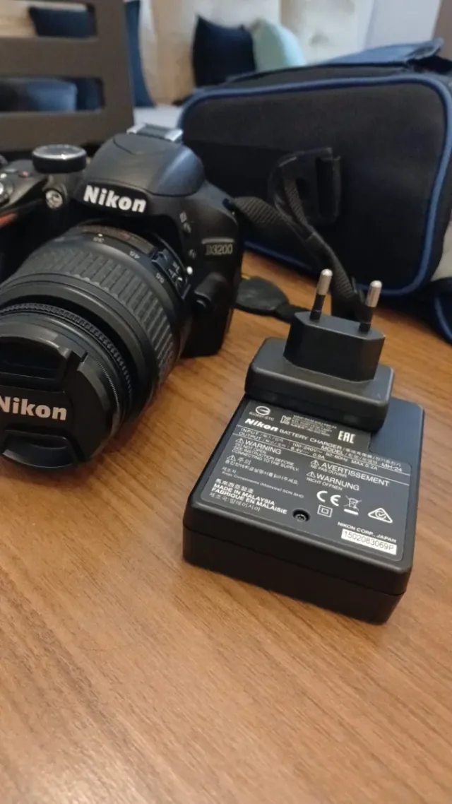 Cámara Nikon D3200 + Cargador