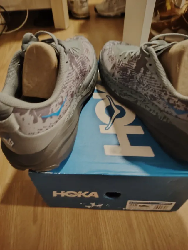 Hoka Speedgoat 6