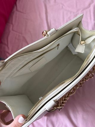 Bolso Bershka Beige y Dorado