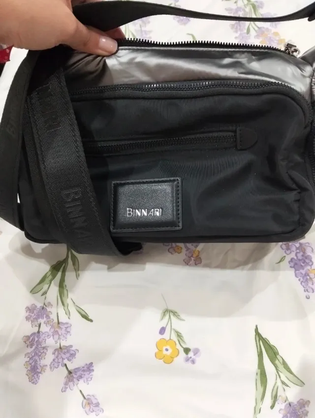 Bolso Binnari Negro y Plateado