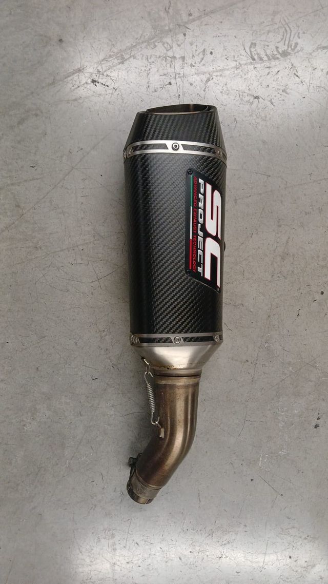 ESCAPE SUZUKI GSX-S 750 SC PROJECT