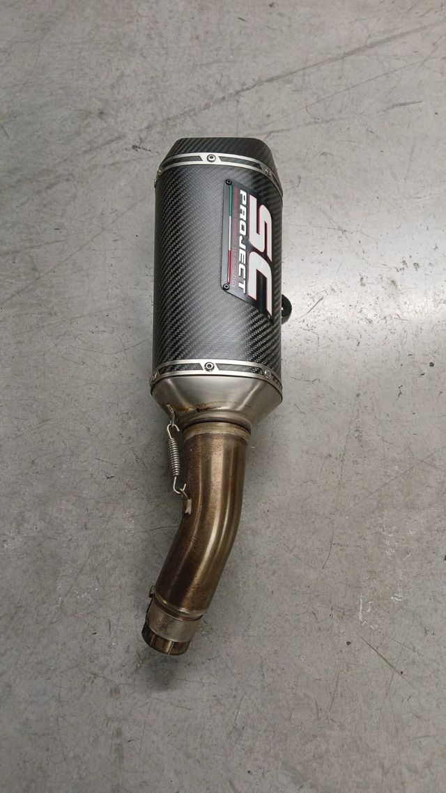 ESCAPE SUZUKI GSX-S 750 SC PROJECT