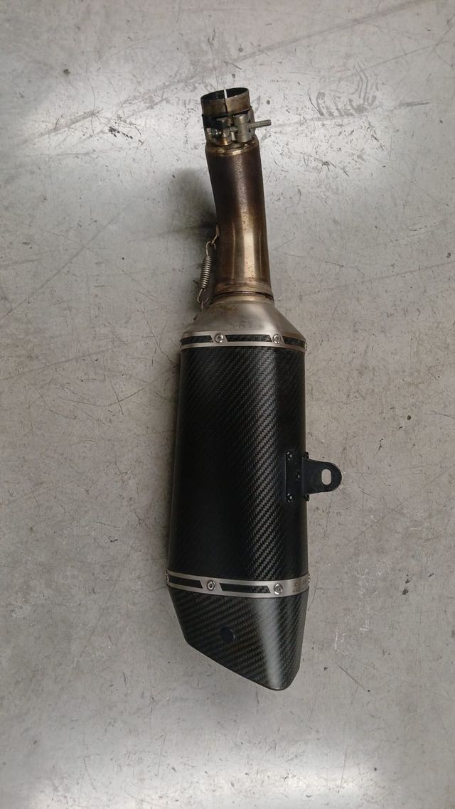 ESCAPE SUZUKI GSX-S 750 SC PROJECT