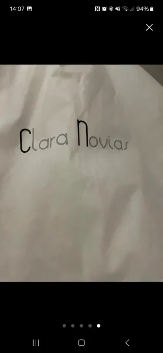 Vestido de Novia Blanco con Fajín rojo ya lo quité