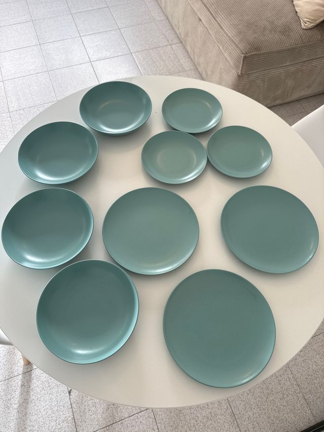 Juego de 10 platos hondos y playeros