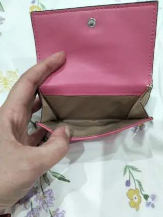 Monedero Guess Fucsia