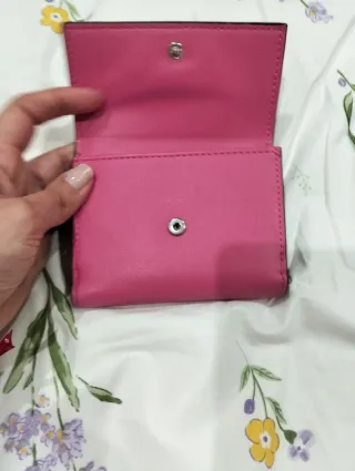 Monedero Guess Fucsia