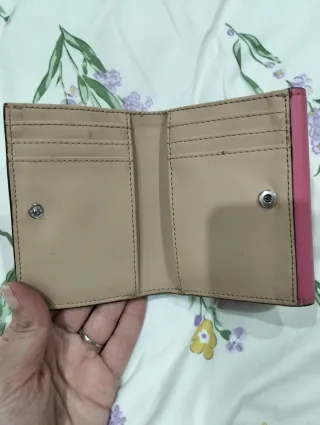 Monedero Guess Fucsia