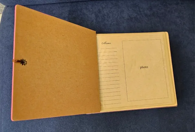 Álbum de fotos vintage con adornos