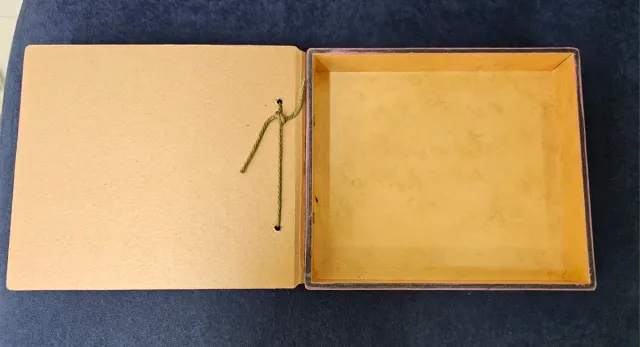 Álbum de fotos vintage con adornos