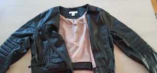 Chaqueta símil cuero negra