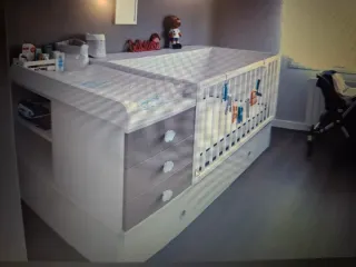 Cuna convertible para bebé Usado con 1 niño