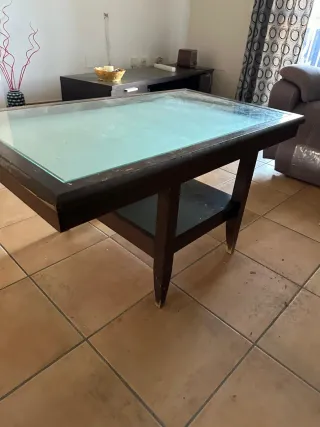 Mesa de salón elevable de cristal y madera