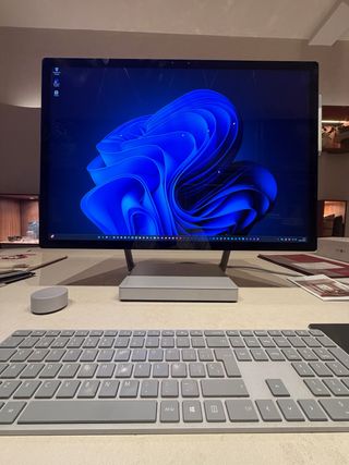 Microsoft Surface Studio 2 Gris