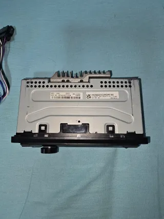 Radio Pioneer S320BT Negra con Cables