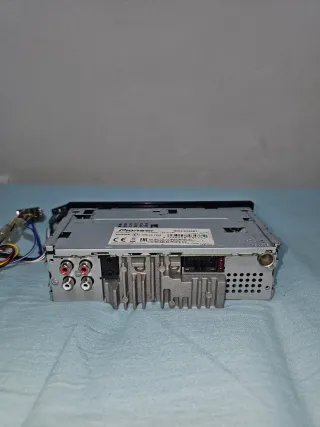 Radio Pioneer S320BT Negra con Cables