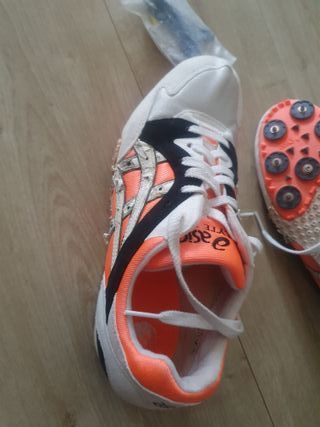 Zapatillas clavos Asics naranja/blanco