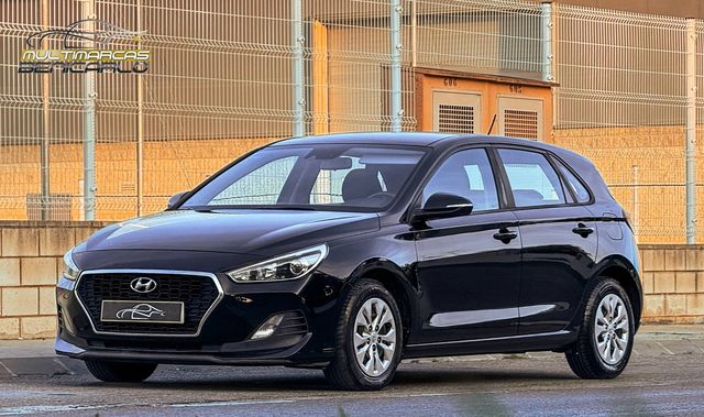HYUNDAI i30 1.6CRDi Essence desde 199€/mes*