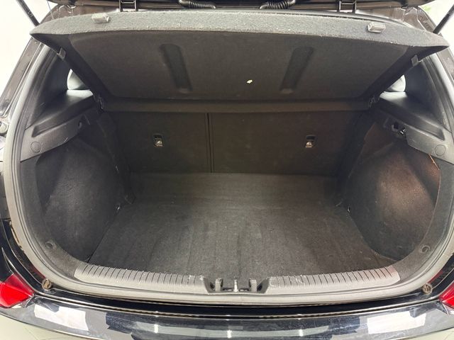 HYUNDAI i30 1.6CRDi Essence desde 199€/mes*