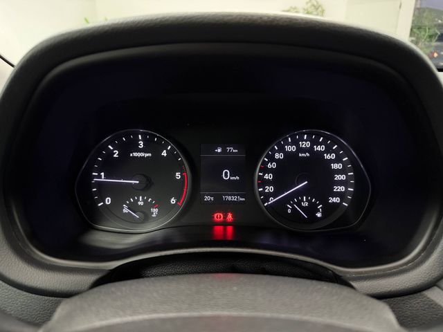 HYUNDAI i30 1.6CRDi Essence desde 199€/mes*