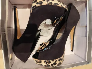 Zapatos de tacón Farasion negros y beige