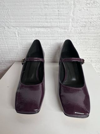 MERCEDITAS TACÓN EN CHAROL GRANATE DE UN PASO MÁS