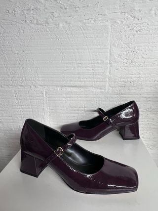 MERCEDITAS TACÓN EN CHAROL GRANATE DE UN PASO MÁS