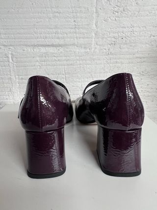 MERCEDITAS TACÓN EN CHAROL GRANATE DE UN PASO MÁS