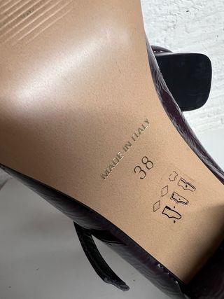 MERCEDITAS TACÓN EN CHAROL GRANATE DE UN PASO MÁS