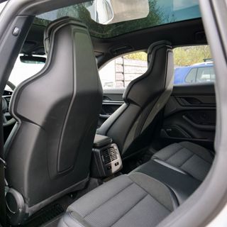 Porsche Taycan 4 Cross Turismo 2023